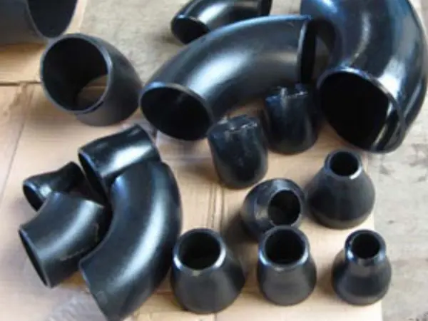 accesorios de tubería de acero al carbono, diseño de accesorios de tubería, infraestructura de tuberías, accesorios de tubería industriales, codos de acero al carbono