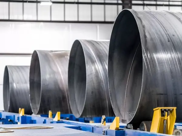 spiral pipe cleaning,SSAW pipe cleaning,spiral steel pipe surface preparation,mechanical derusting steel pipe,pipeline rust removal