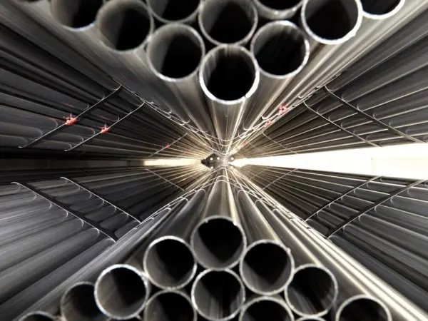 precision welded stainless steel tubes,stainless steel precision tubing,EPC construction piping,304 vs 316 stainless steel grades,one-stop steel pipe supplier