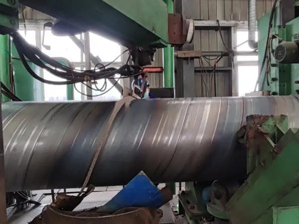 helical submerged arc welding, HSAW pipe manufacturing, spiral welded steel pipes, large diameter steel pipes, submerged arc welding process